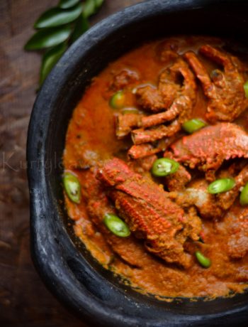 Thenga aracha Njandu curry