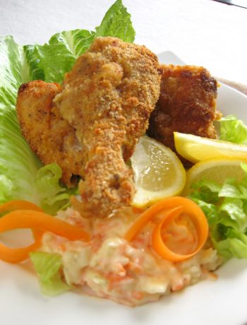 Fried chicken with coleslaw